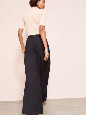 Friends Like These Široký strih Plisované nohavice - Čierna