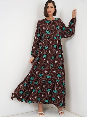 Bigdart Dress in Brown: front