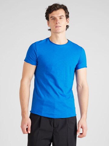 QS - Camisa em azul: frente