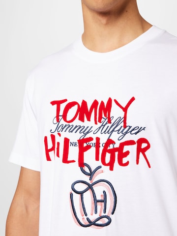 Maglietta 'POP' di TOMMY HILFIGER in bianco