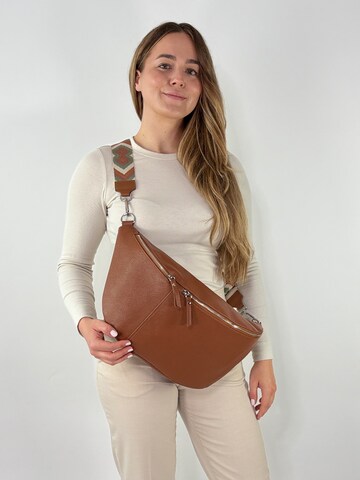 Marsupio 'TESSA' di lePelou in marrone