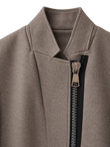 Christine on the clouds - Abrigo de montaña 'AMBER Coat' en gris