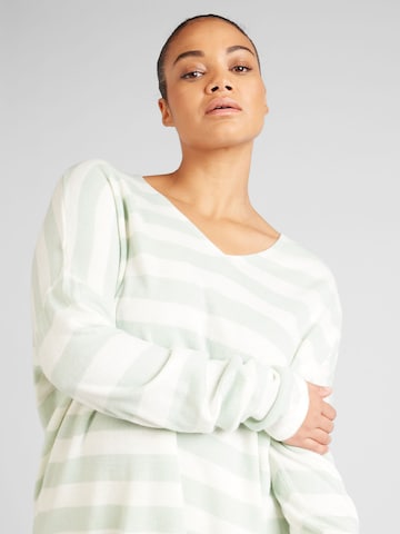 Pull-over 'AMALIA' ONLY Carmakoma en vert