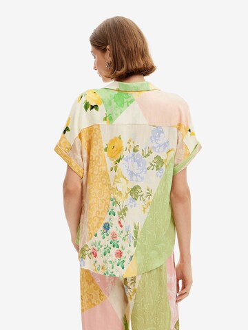 Chemisier Desigual en mélange de couleurs