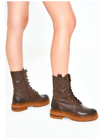 INUOVO Lace-up bootie in Brown: front