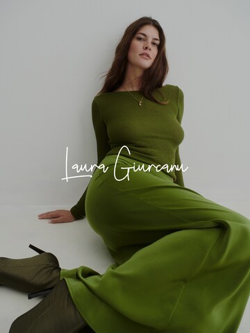 ABOUT YOU x Laura Giurcanu Skirt in Green