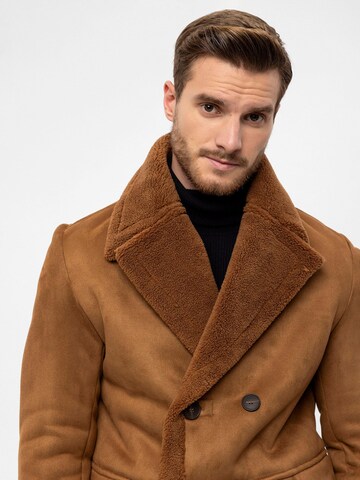 Cappotto invernale di Antioch in marrone