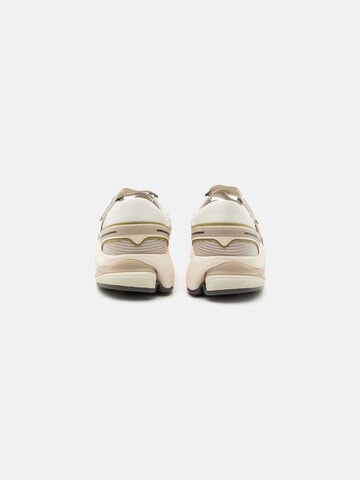 Sneaker bassa 'Adistar Control 5' di ADIDAS ORIGINALS in beige