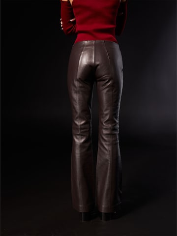 Regular Pantalon 'Kate' Bella x ABOUT YOU en marron