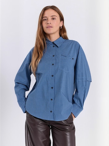 NORR Shirt ' Soffie ' in Blauw: voorkant