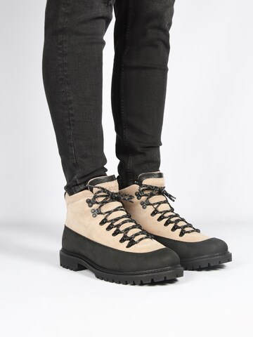 BLACKSTONE Boots med snörning 'Rock Bear CG104' i beige