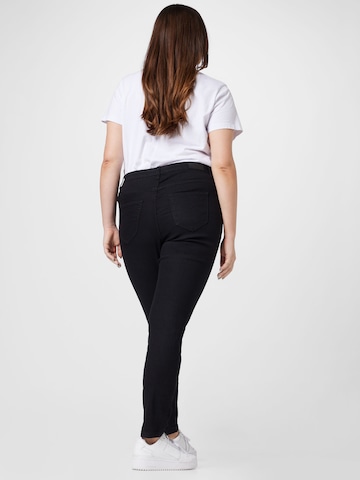 Vero Moda Curve - Slimfit Vaquero 'Rudy' en negro