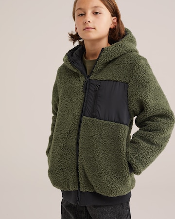 WE Fashion Демисезонная куртка в Зеленый: спереди