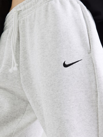 Nike Sportswear Tapered Byxa 'Phoenix Fleece' i beige
