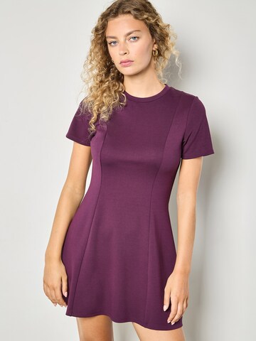Apricot Dress ' ' in Purple: front