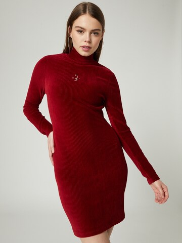 VIERVIER Dress 'Alea' in Red: front