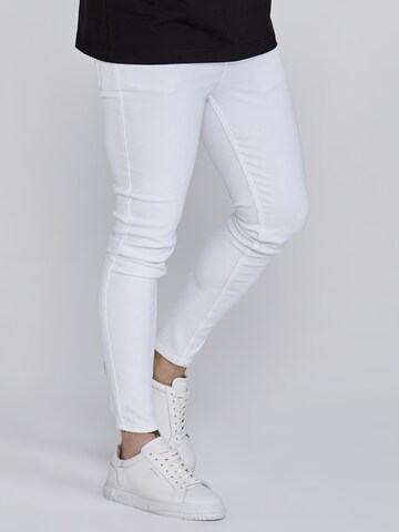 Skinny Jeans di SikSilk in bianco: frontale