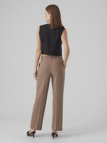 Regular Pantalon à plis VERO MODA en marron