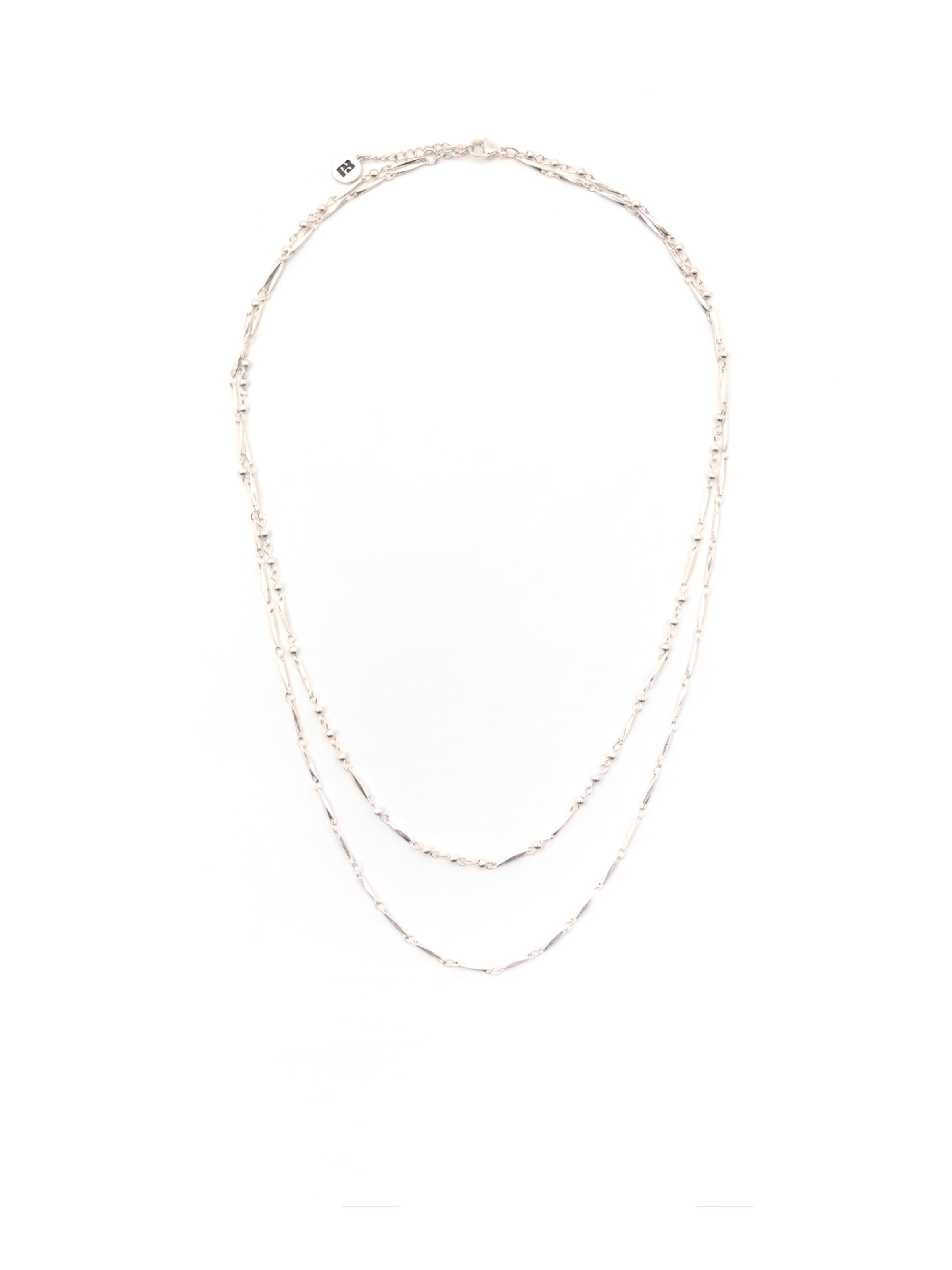 Chaîne Pull&Bear en argent : devant