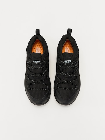 Pantofi 'AHOLA' de la ICEPEAK pe negru