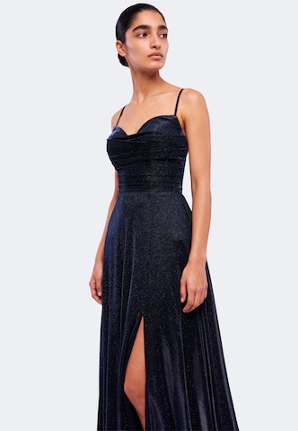 Rochie de seară de la MAGIC NIGHTS pe albastru: lateral