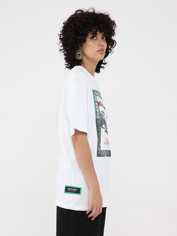 Koyumi Shirt 'Oversize Race For Ever DTG Print T-Shirt – Heavy Cotton' in White