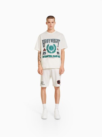 Bershka Loosefit Shorts in Weiß