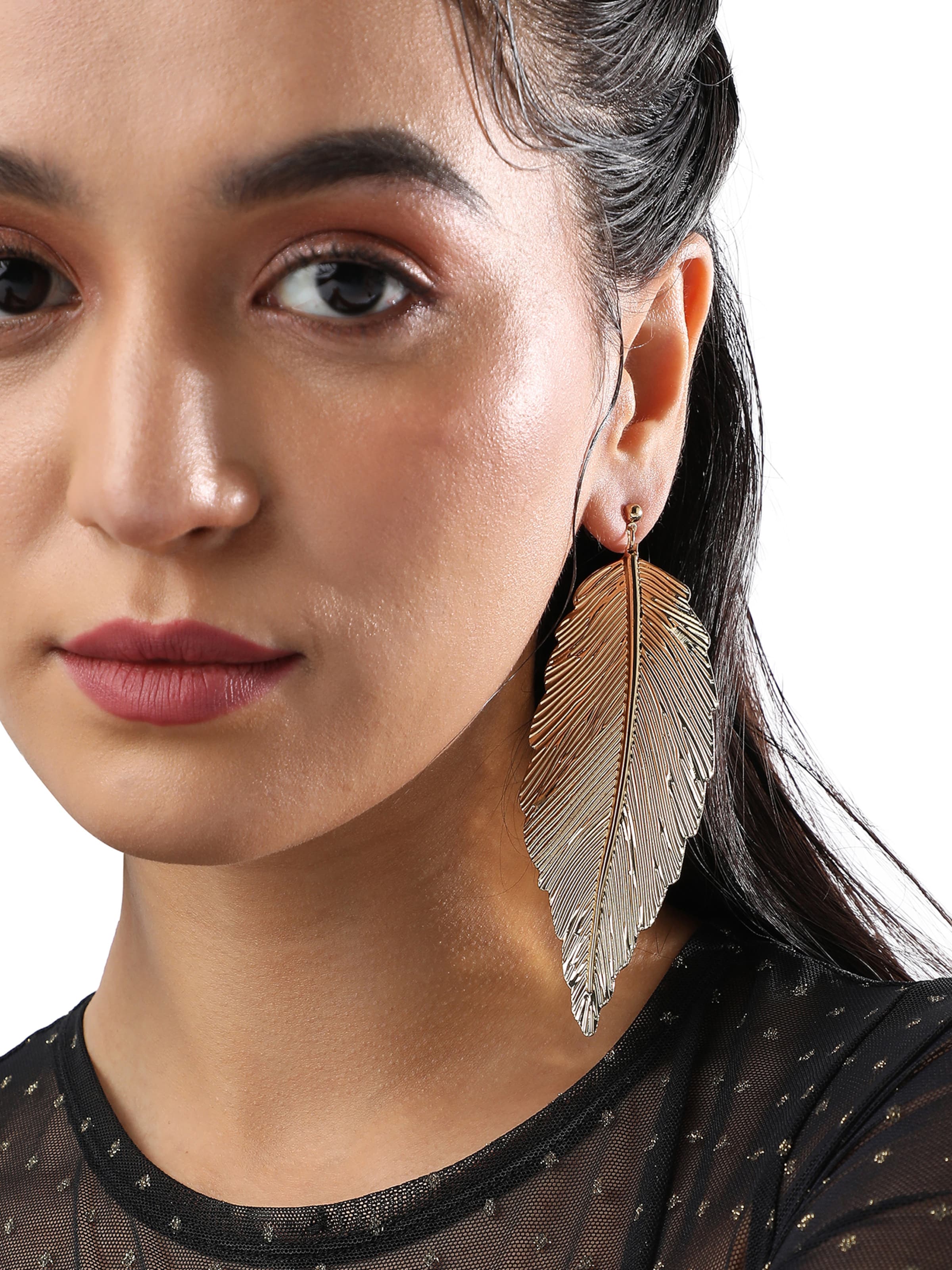 Orecchini 'Kuttal' di SOHI in oro: frontale