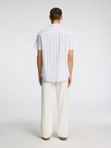 SELECTED Tavaline suurus Triiksärk, värv valge