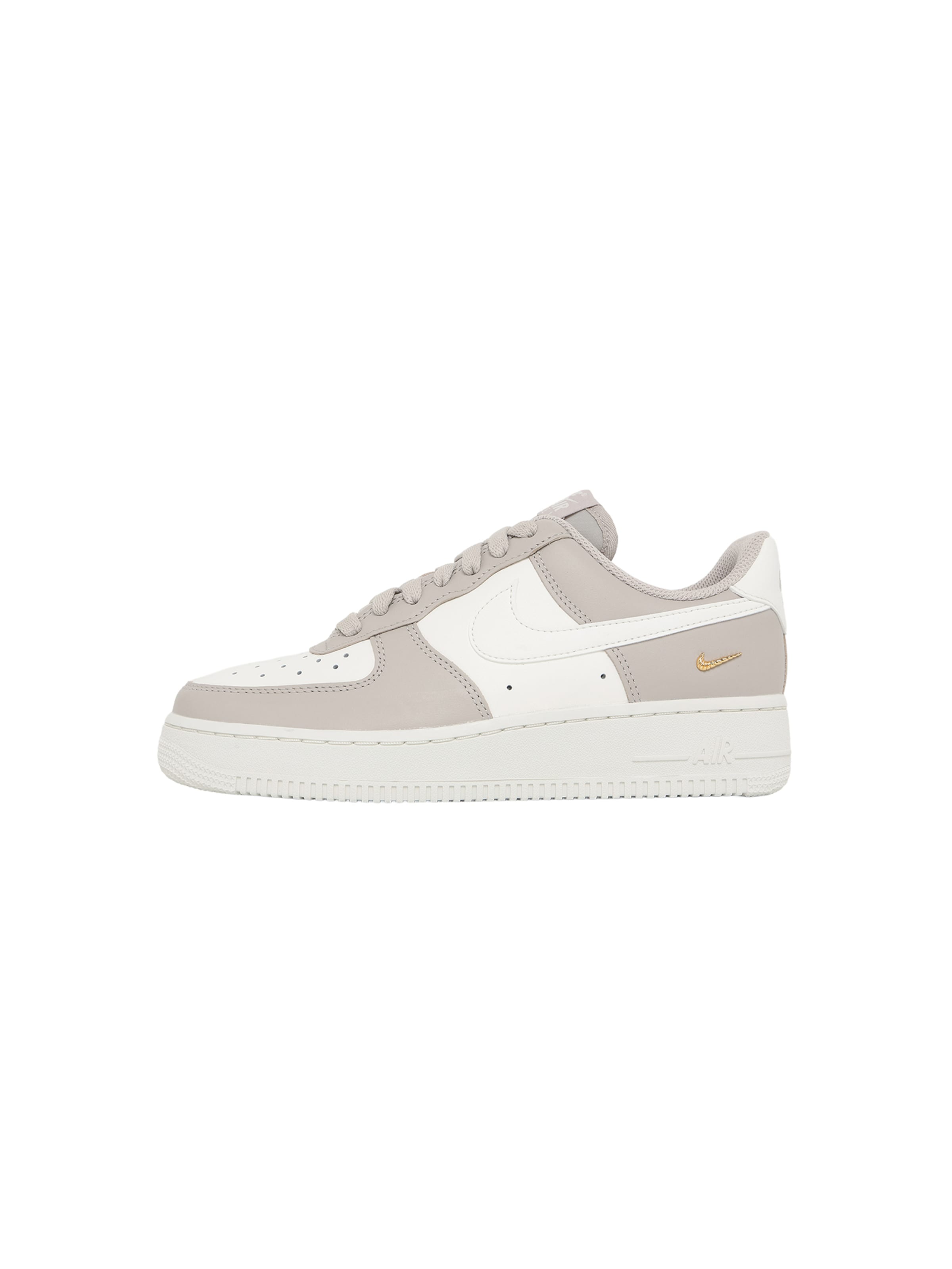 Nike Sportswear Низкие кроссовки 'Air Force 1 '07' в Бежевый: спереди