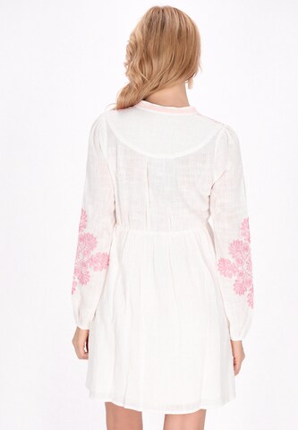 usha FESTIVAL - Vestido camisero en blanco