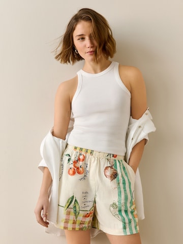 Next Regular Shorts in Weiß