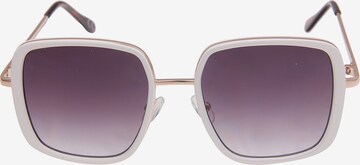 Leslii Sunglasses in White: front