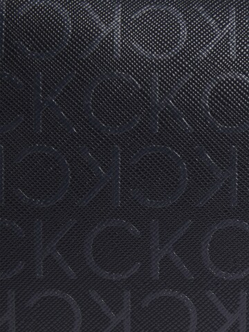 Calvin Klein Umhängetasche in Schwarz