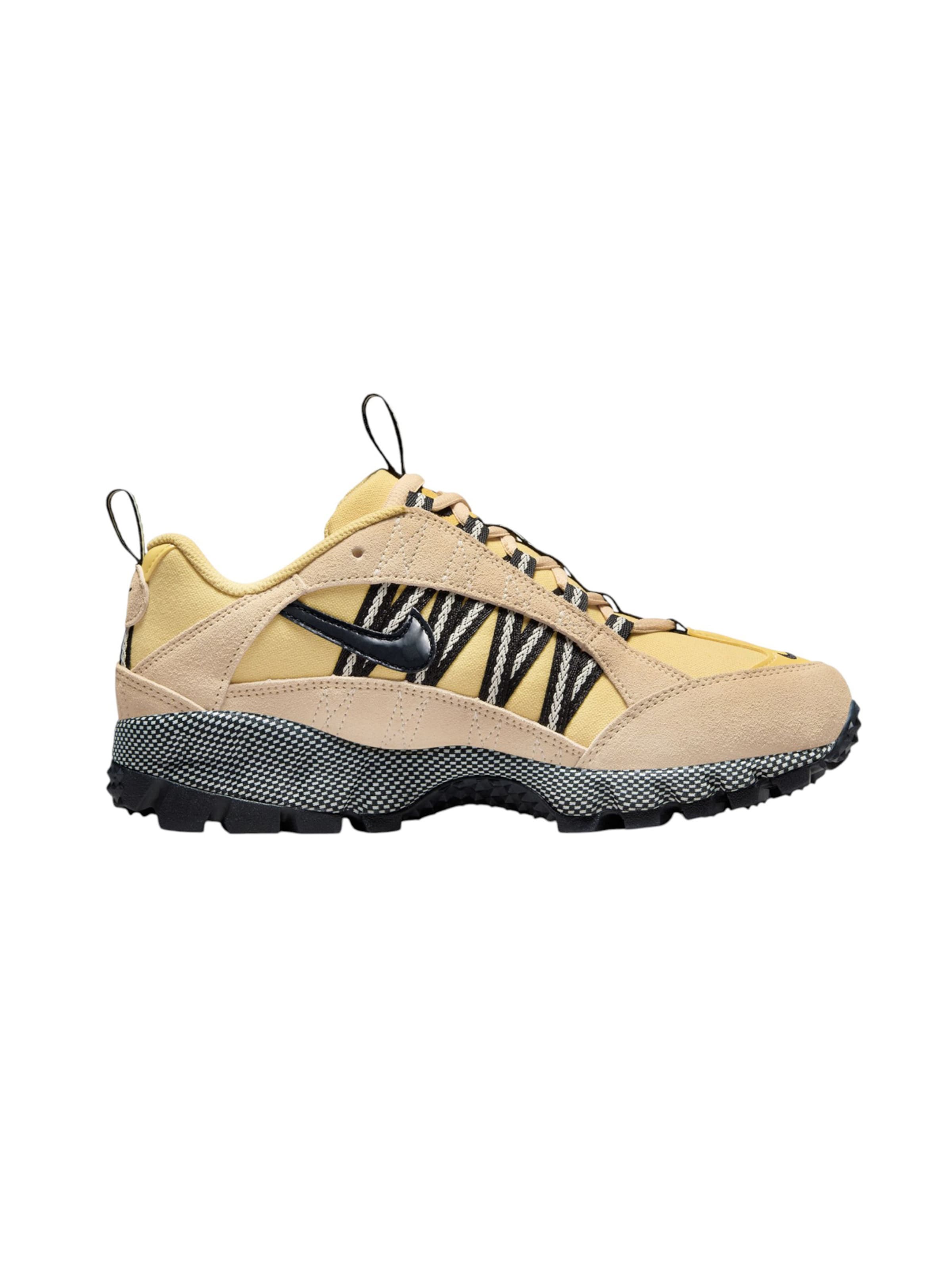 Nike Sportswear Sneakers laag 'HUMARA' in Beige