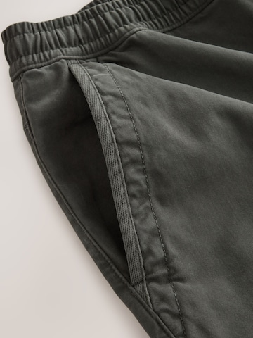 Next Loosefit Hose in Grün
