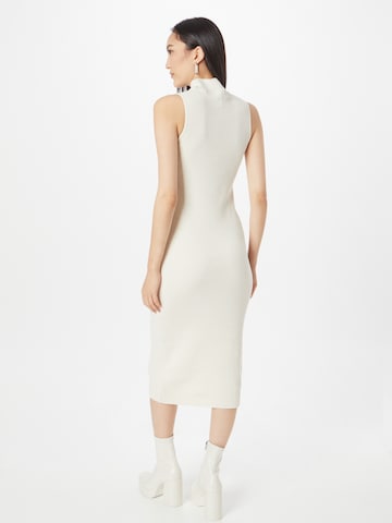 NU-IN Πλεκτό φόρεμα σε λευκό