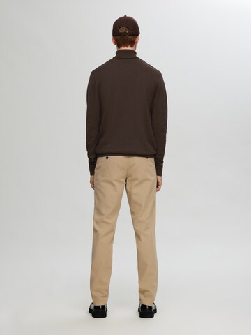 SELECTED HOMME Regular Fit Pullover 'SLHBerg' in Braun