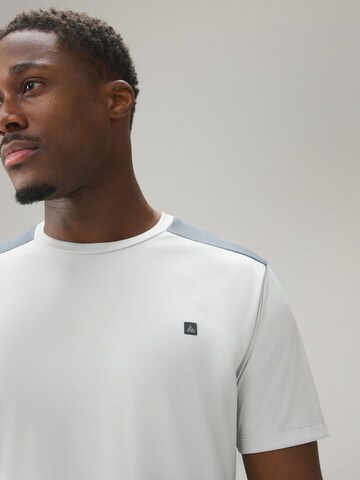 T-Shirt fonctionnel Next en gris
