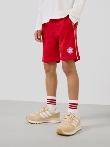 FC BAYERN MÜNCHEN Regular Pants in Red: front