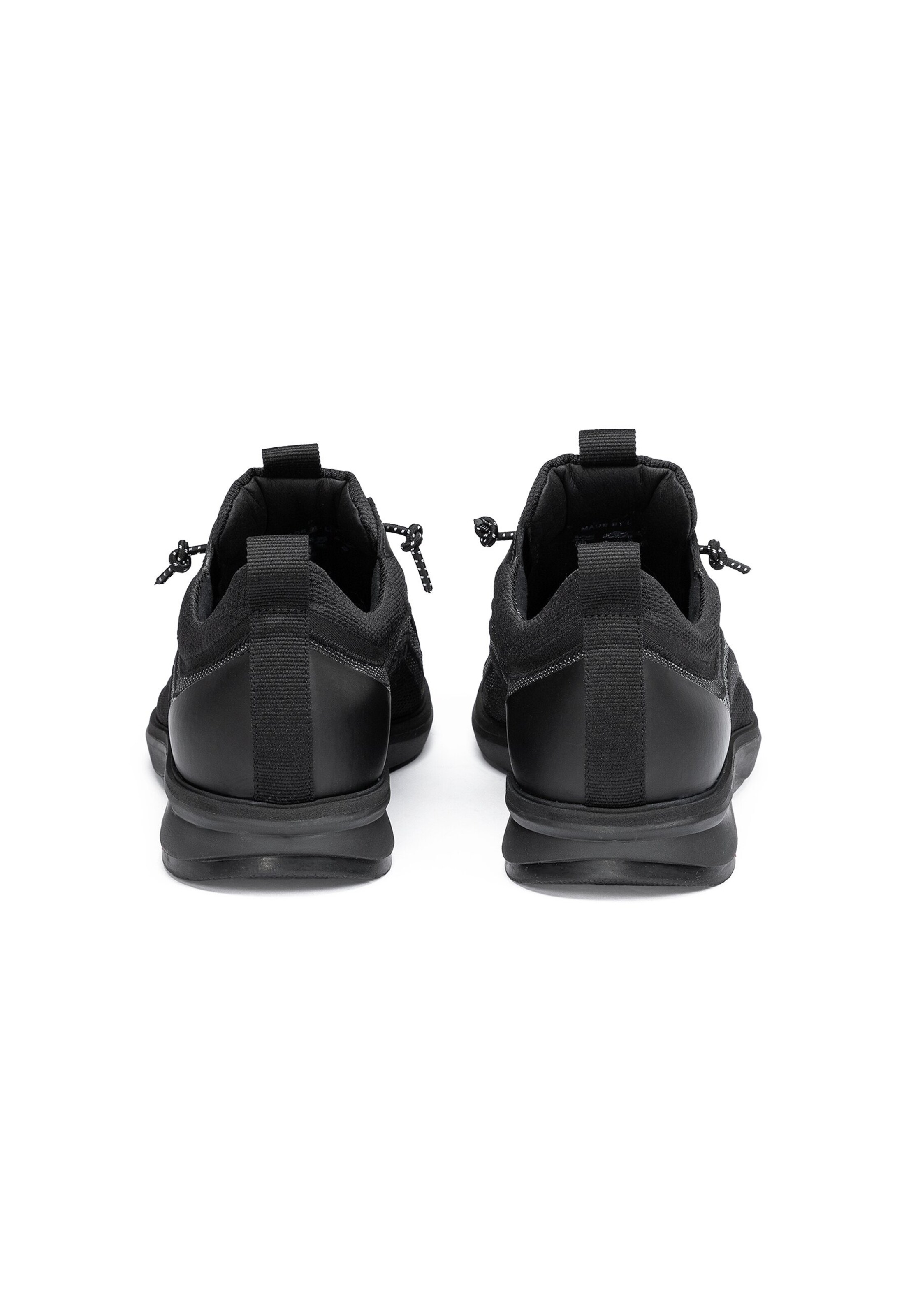 Baskets basses 'MAGNUS' LLOYD en noir