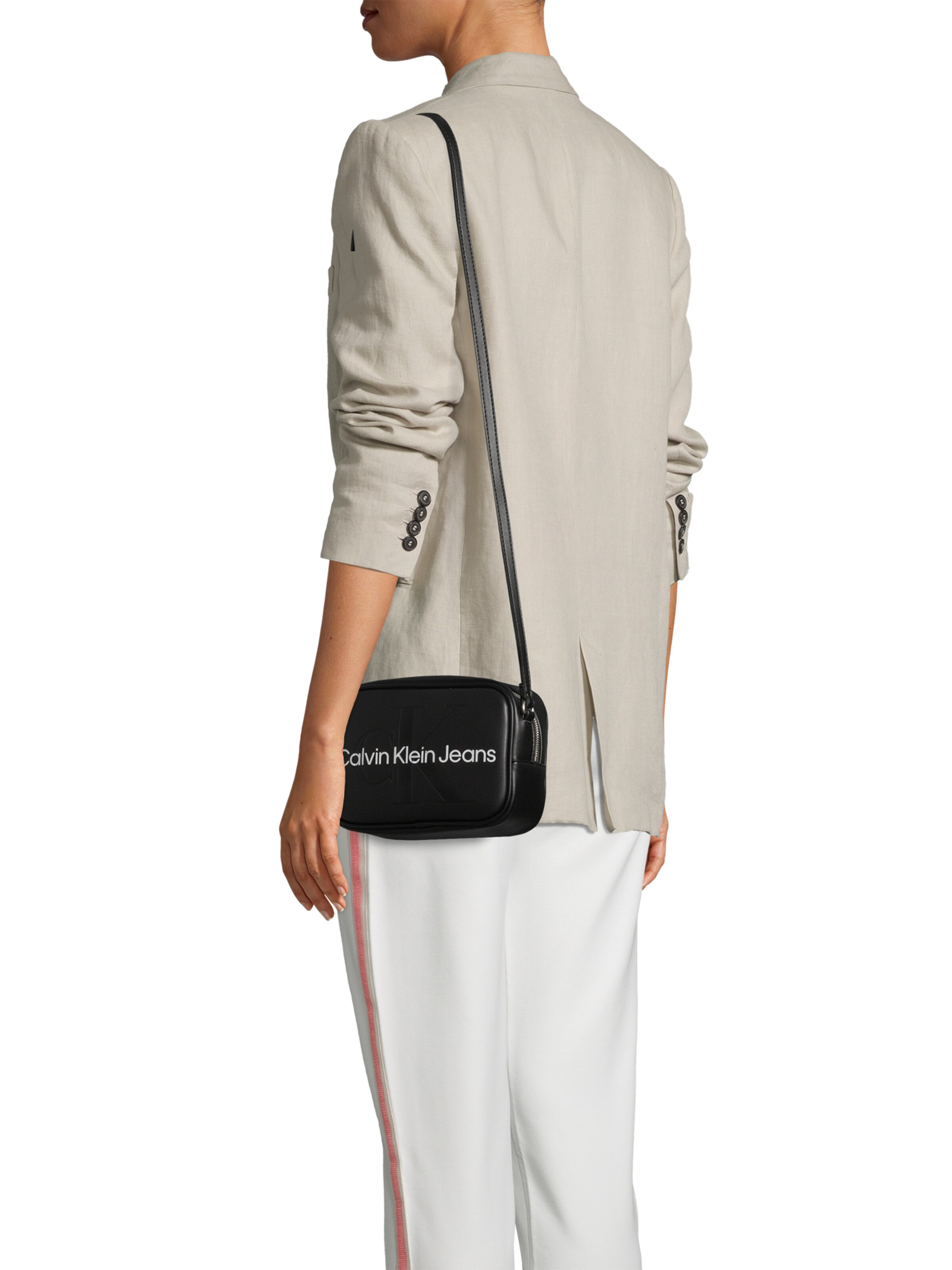 Calvin Klein Õlakott, värv must