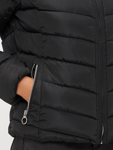 Only Petite Winter jacket 'ONLNEWELLAN' in Black
