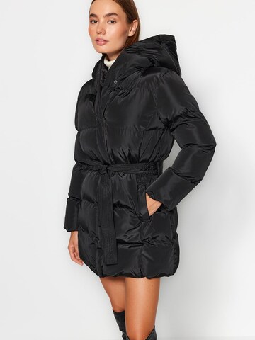 Trendyol Between-seasons coat in Black: front