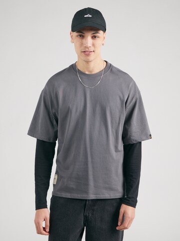 ALPHA INDUSTRIES - Camiseta 'Studio Edition' en gris: frente
