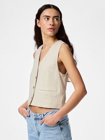 Gilet 'PCVinsty' PIECES en beige : devant