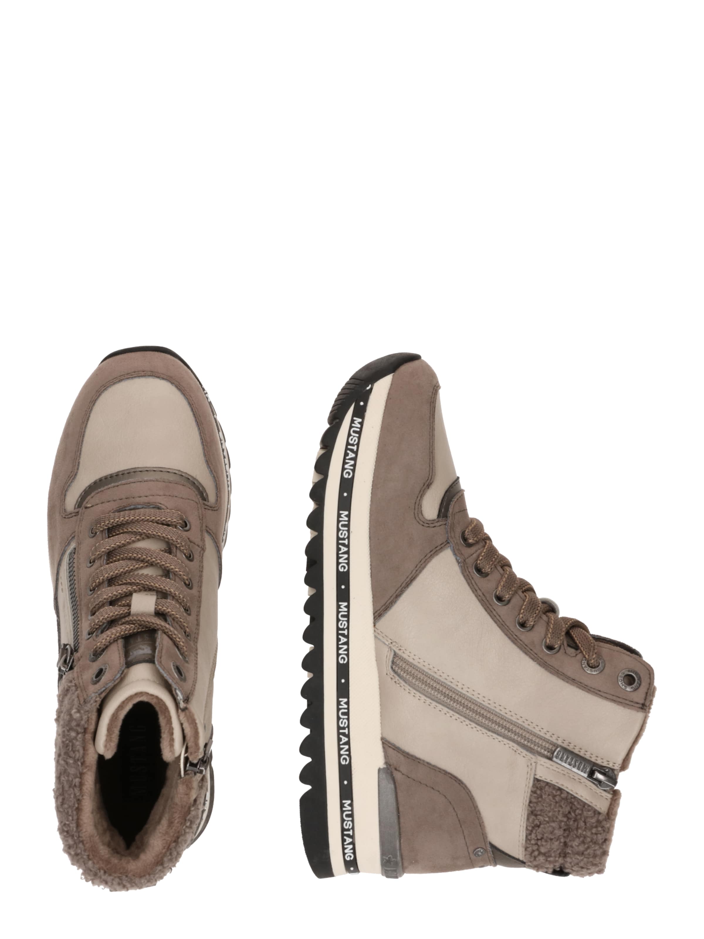 MUSTANG Lace-up bootie in Grey