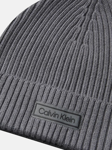 Calvin Klein Mütze 'LV04D8053G - CAPPELLO - CALVIN KLEIN'‌ in Grau