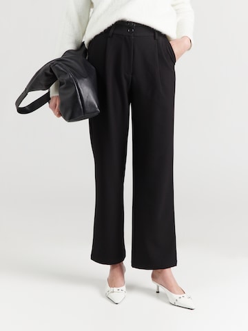 Wide leg Pantaloni cutați 'Colleen' de la ABOUT YOU pe negru: față