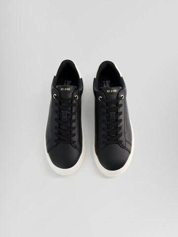 Bershka Sneaker in Schwarz